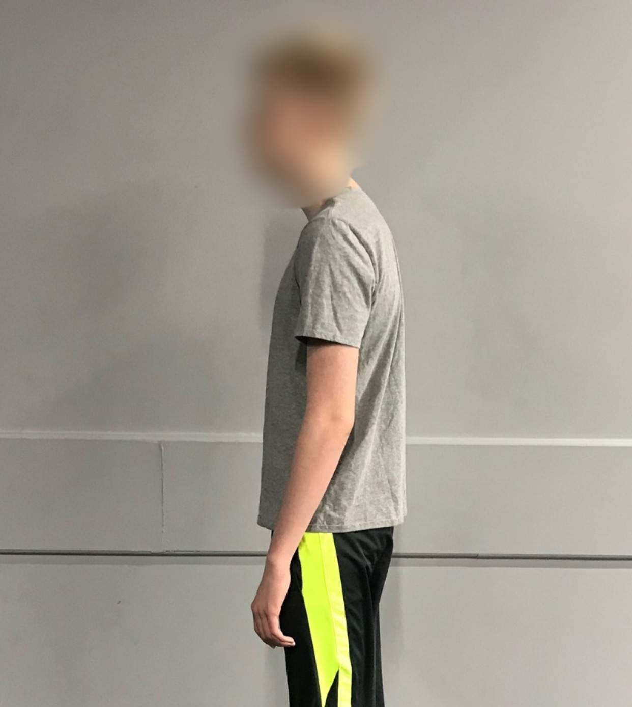 rounded_shoulders_male_swimmer